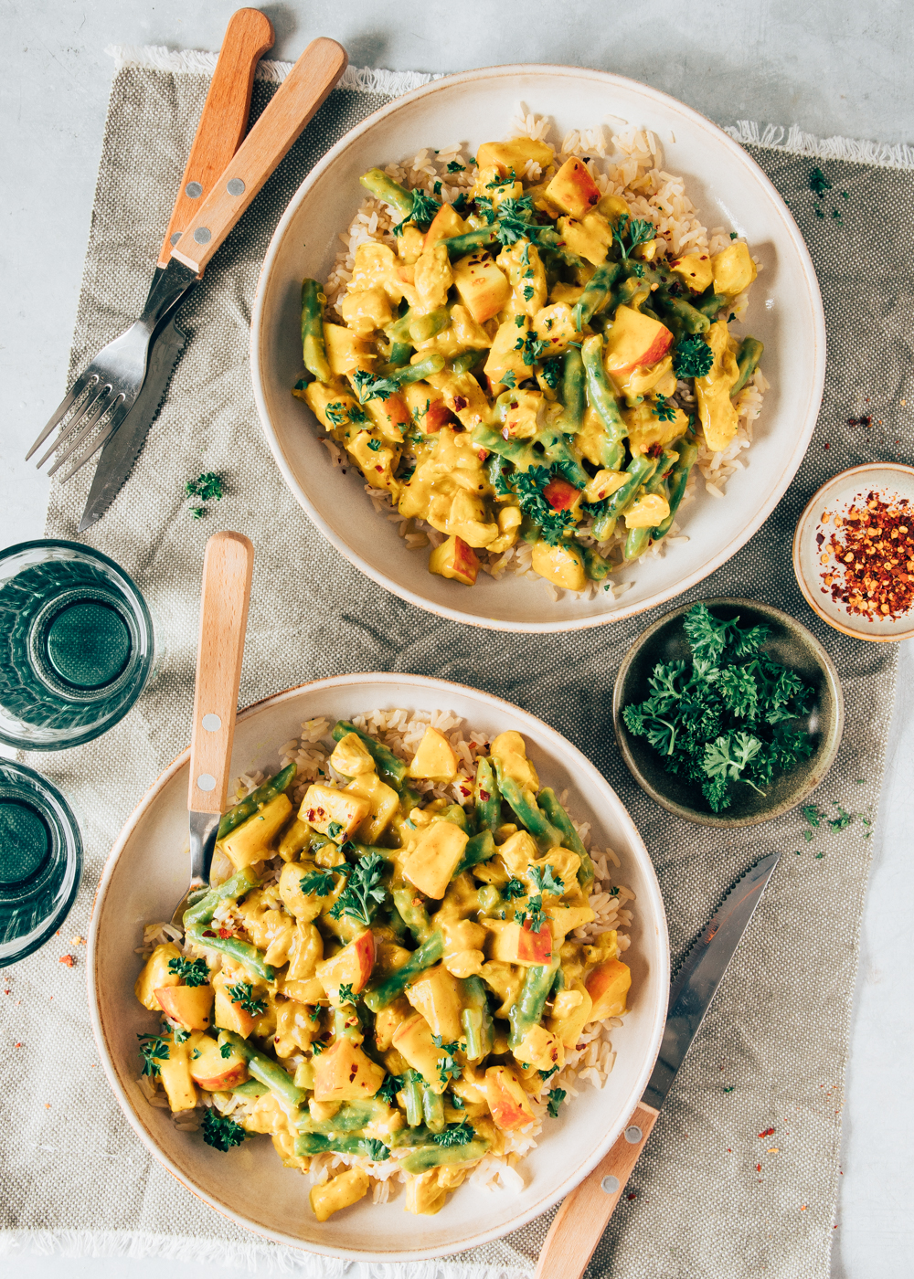 Kip kerrie met appel