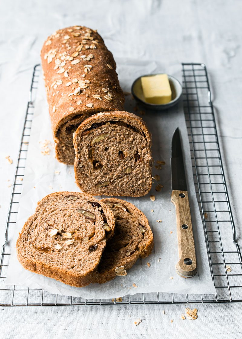 speltbrood met noten en rozijnen