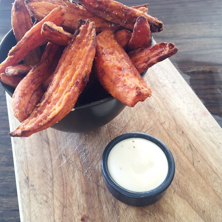 zoete aardappel wedges