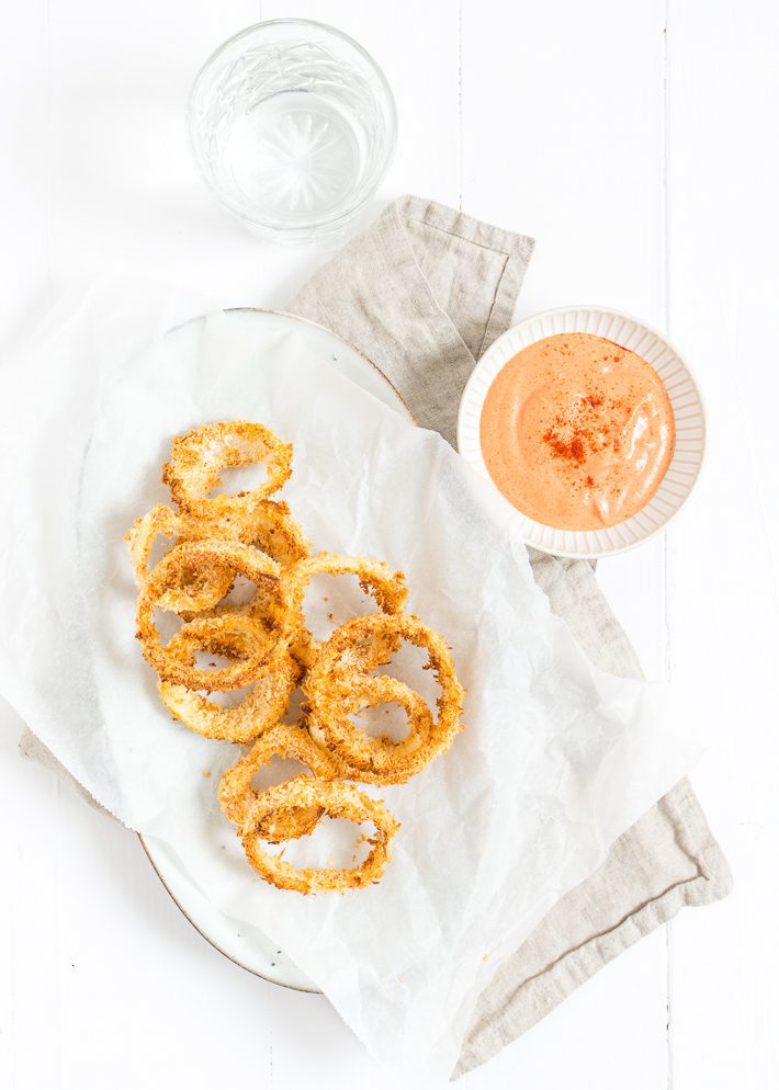 Uienringen met chipotledip