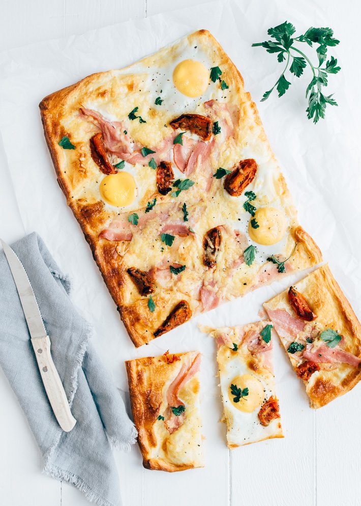 Breakfast pizza