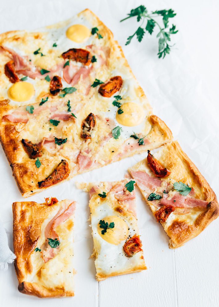Breakfast pizza