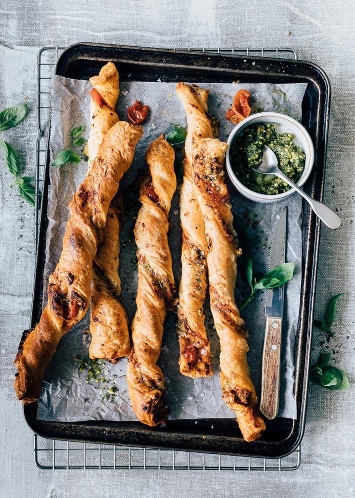 Bladerdeeg pizzastengels