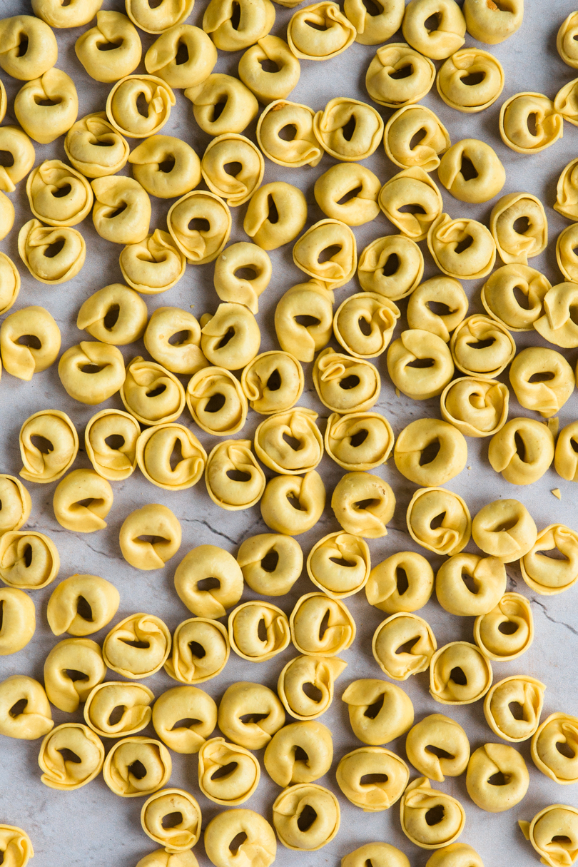 Griekse tortellini salade