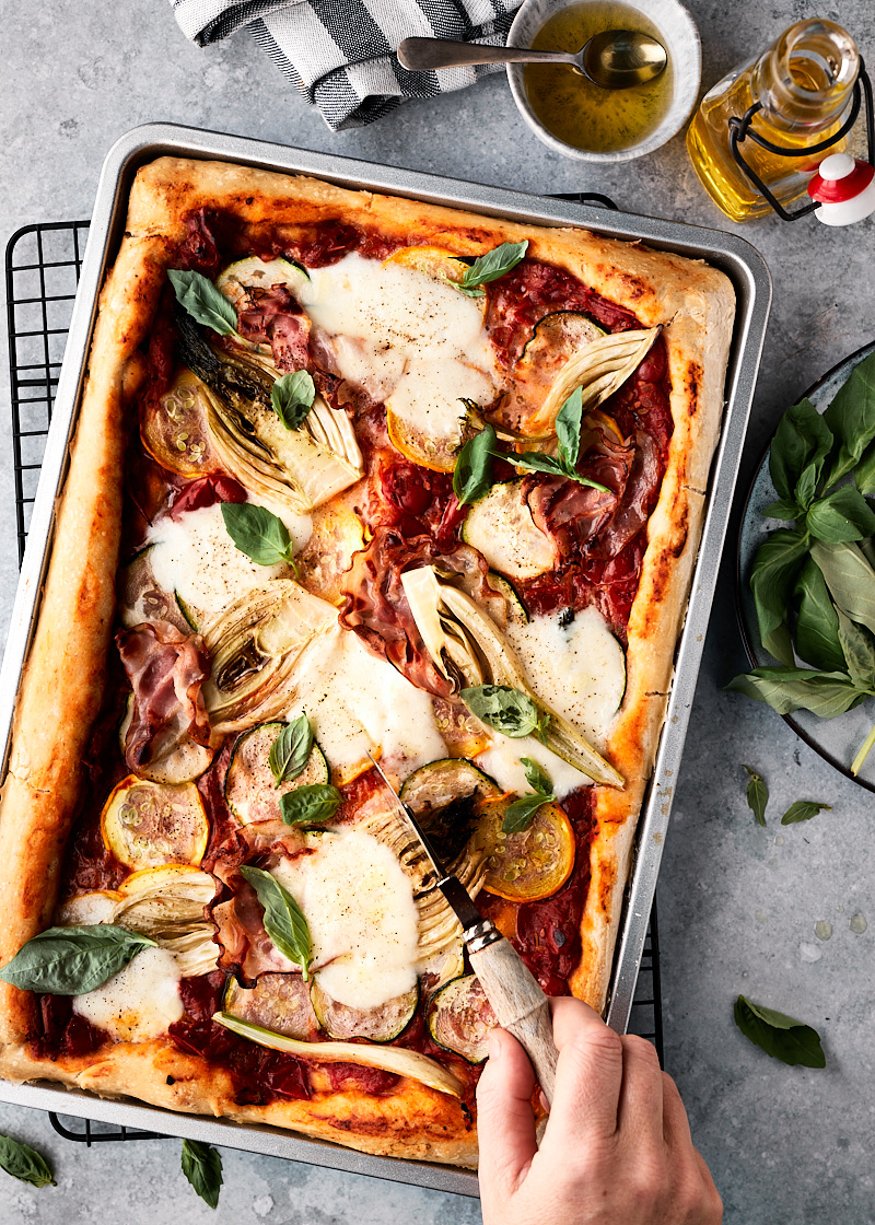 Plaatpizza met venkel